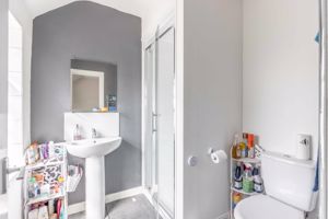 Ensuite shower room- click for photo gallery